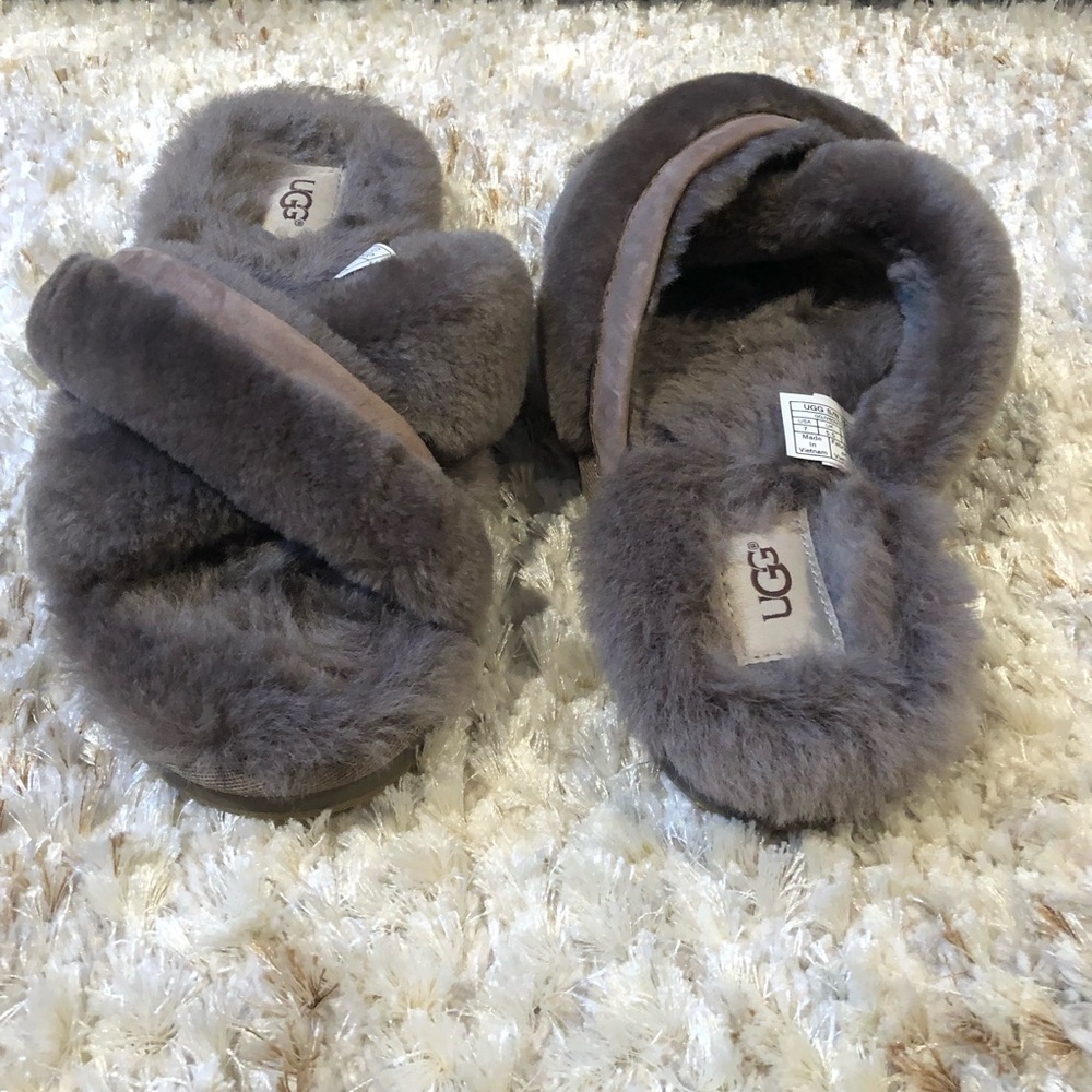 UGG Abela Slipper